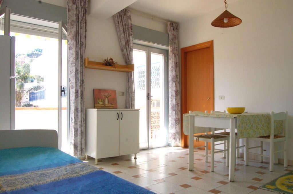 Le Zagare Apartments Сант-Алессио-Сикуло Экстерьер фото