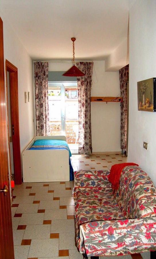Le Zagare Apartments Сант-Алессио-Сикуло Экстерьер фото