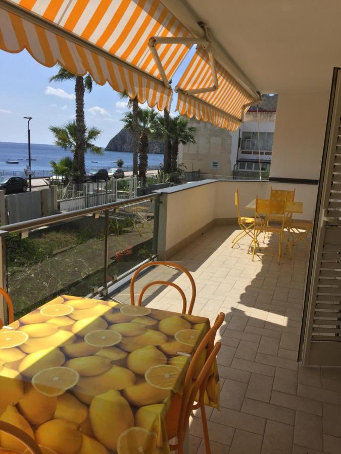 Le Zagare Apartments Сант-Алессио-Сикуло Экстерьер фото