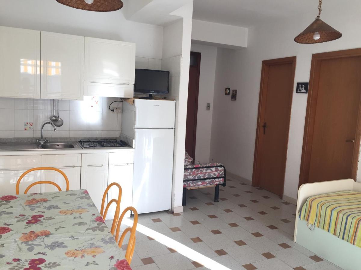 Le Zagare Apartments Сант-Алессио-Сикуло Экстерьер фото
