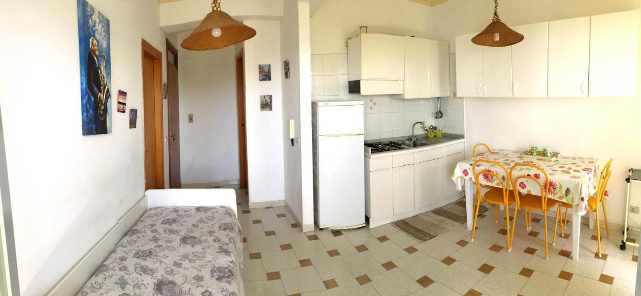 Le Zagare Apartments Сант-Алессио-Сикуло Экстерьер фото